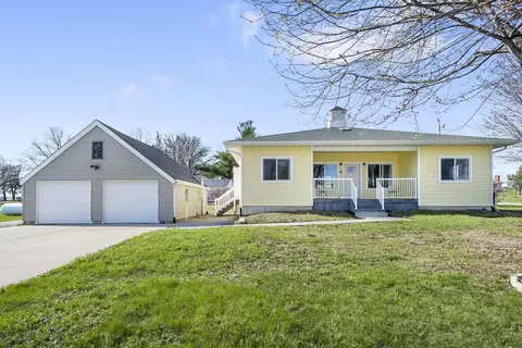 201 4th St, Morrison, IA 50657 photo 2
