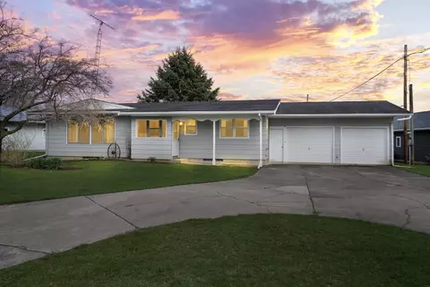 119 Butler, Ackley, IA 50601