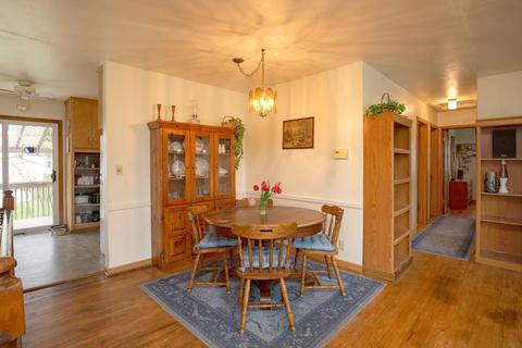936 E Mitchell Ave, Waterloo, IA 50702 photo 5