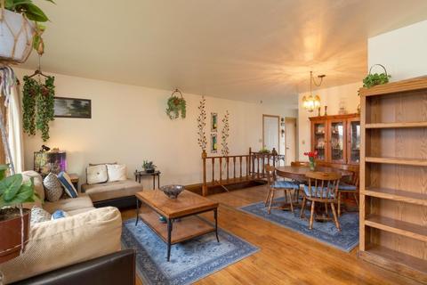 936 E Mitchell Ave, Waterloo, IA 50702 photo 4