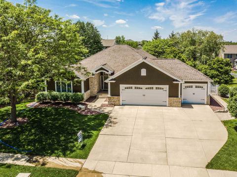 1012 Eagle Ridge Rd, Cedar Falls, IA 50613