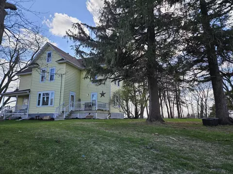 22387 130th St, Sumner, IA 50674