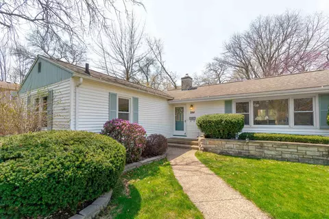 244 Windsor Dr, Waterloo, IA 50701 photo 2