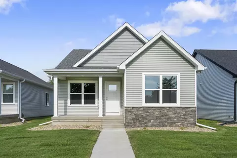 113 Coral Dr, Waterloo, IA 50701