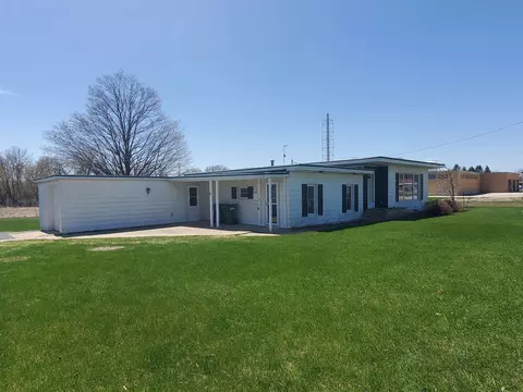 903 SE 2nd Ave, Cresco, IA 52136