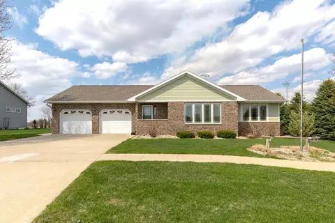 1305 Circle, Parkersburg, IA 50665