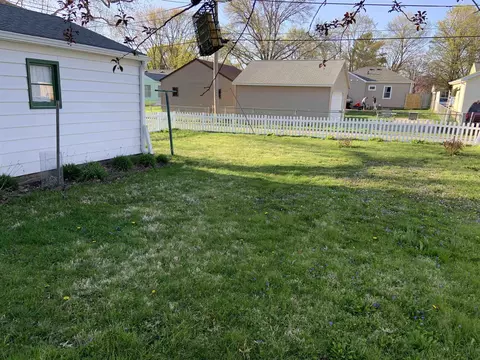 1161 E Mitchell Ave, Waterloo, IA 50702 photo 10