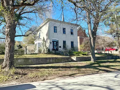 509 W Main St, Decorah, IA 52101