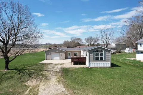 408 Almira St, Elgin, IA 52141