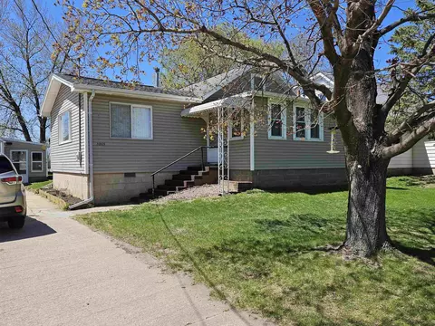 3865 Wagner Rd, Waterloo, IA 50703