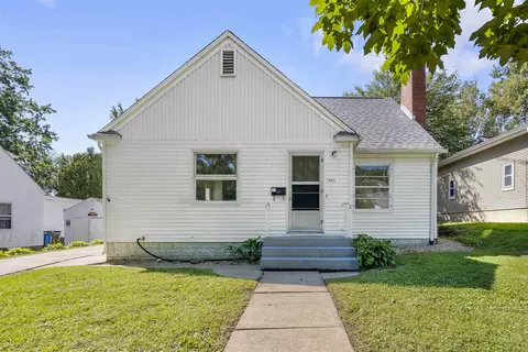 1901 Iowa, Cedar Falls, IA 50613