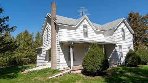 482 Yarrow Ave, Ackley, IA 50601