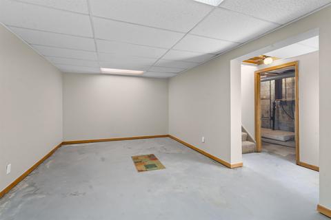 1919 Upton Ave, Waterloo, IA 50701 photo 17
