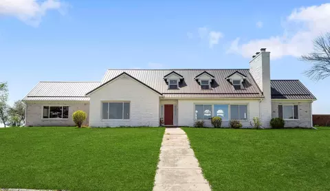 1756 65th St, Garrison, IA 52229