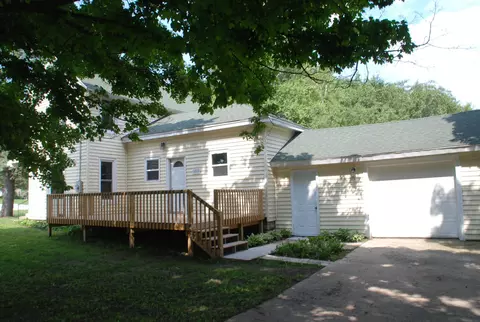 201 Jones St, Fayette, IA 52142
