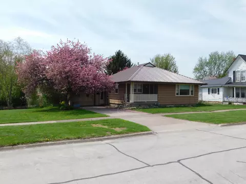 303 W North St, Monona, IA 52159