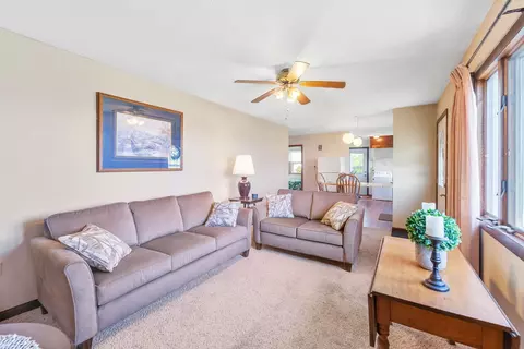 607 E 13th St, Vinton, IA 52349 photo 10
