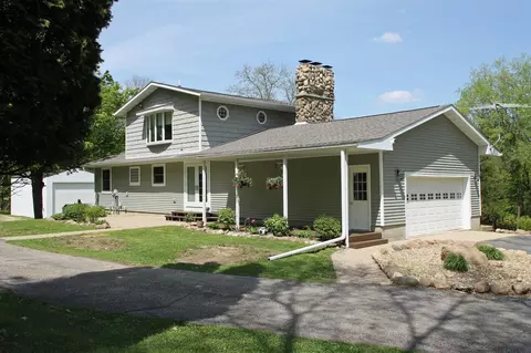117 Doe Ln, Denver, IA 50622
