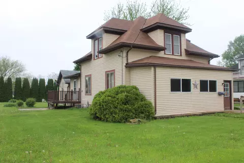 705 S Washington St, Wellsburg, IA 50680