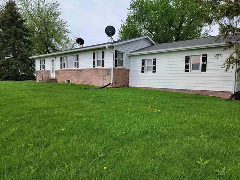 13961 150th St, Elma, IA 50628
