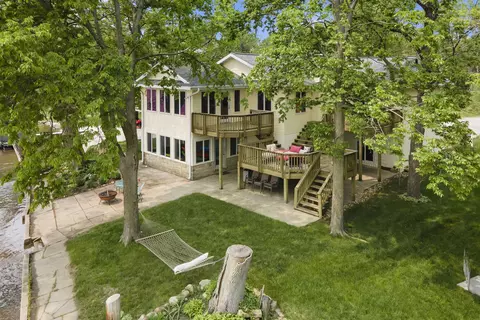 1020 Cottage Row Rd, Cedar Falls, IA 50613