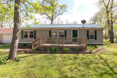 127 Oak Dr, Dunkerton, IA 50626