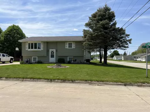 1231 6th Ave N E, Independence, IA 50644