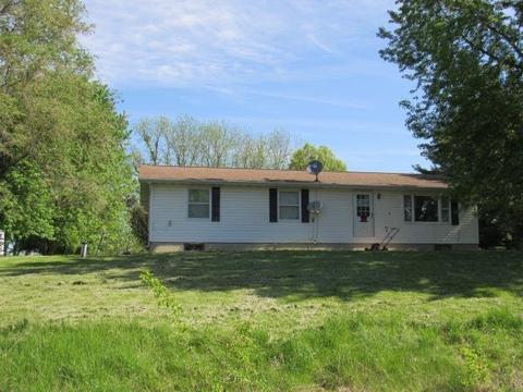 22798 102nd St, Anamosa, IA 52205