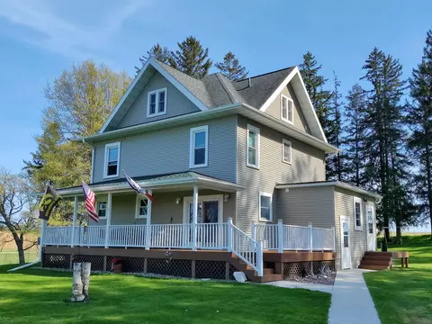 1911 131st Ave, Postville, IA 52162