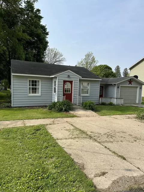 821 Willow St, Dumont, IA 50625