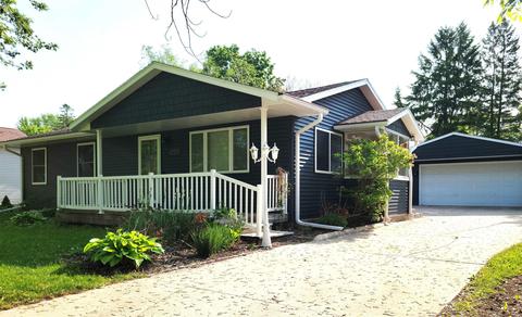 3622 Briarwood Dr, Cedar Falls, IA 50613