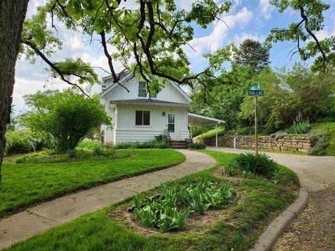 207 NE Oak St, Elkader, IA 52043