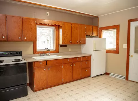 614 3rd St, Plainfield, IA 50666 photo 3