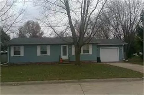 405 E 6th St, Readlyn, IA 50668