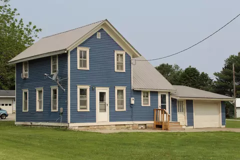 117 N Canada St, Saint Lucas, IA 52166