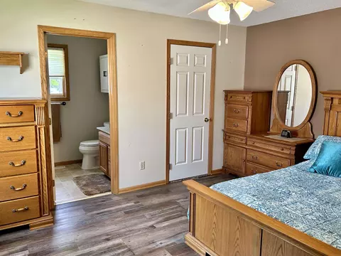 809 River St, Decorah, IA 52101 photo 8