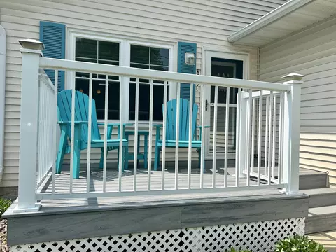 809 River St, Decorah, IA 52101 photo 2