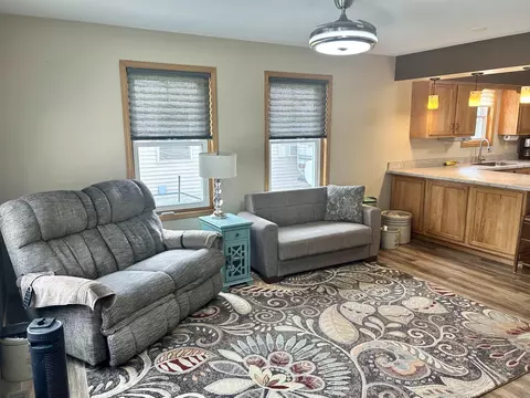 809 River St, Decorah, IA 52101 photo 4