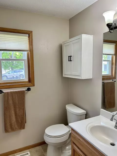 809 River St, Decorah, IA 52101 photo 10