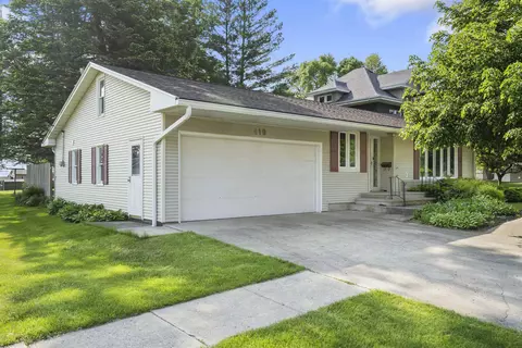 419 Butler St, Ackley, IA 50601