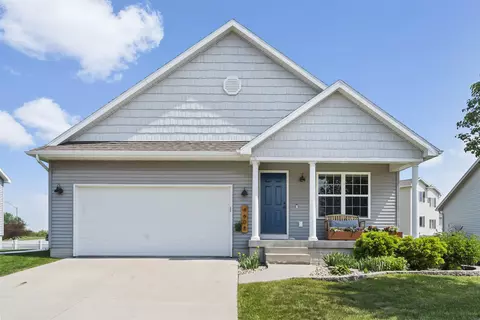 4608 Loren Dr, Cedar Falls, IA 50613