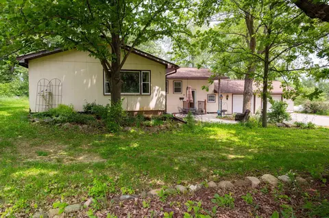 604 E 2nd St, Beaman, IA 50609