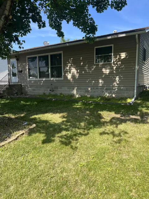 1006 Oswego St, Tama, IA 52339