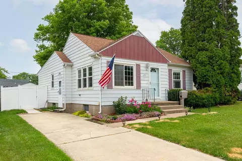 1171 Cornwall Ave, Waterloo, IA 50702