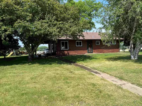 221 Main St, Plainfield, IA 50666