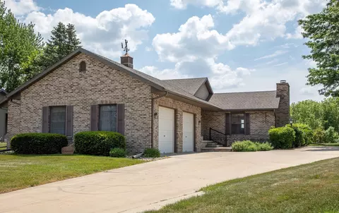 2311 W Bremer Ave, Waverly, IA 50677
