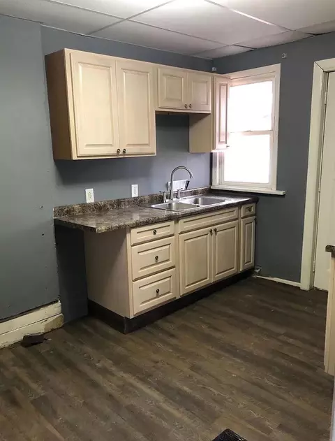 112-114 Argyle, Waterloo, IA 50703 photo 2