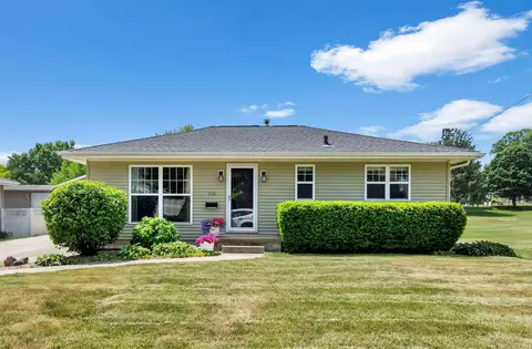 1116 W 12th St, Cedar Falls, IA 50613