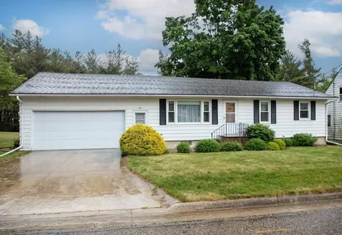 407 SE 4th St, Tripoli, IA 50676