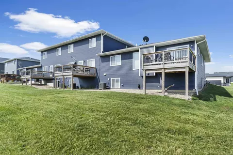 811 Grindstone Cir, Waterloo, IA 50702 photo 18